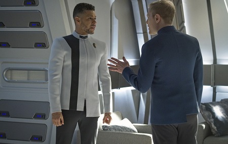 Still frame from Star Trek: Discovery showing Culber and Stamets.