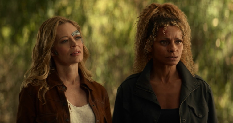 Still frame from Star Trek: Picard Season 2 showing Seven and Raffi.