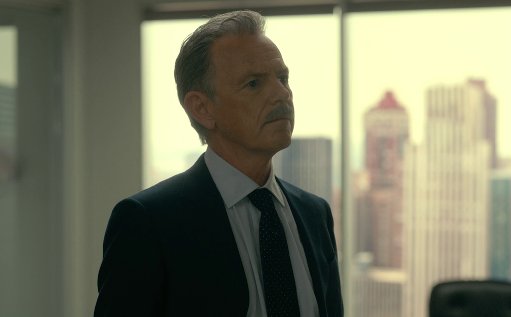 Bruce Greenwood as Roderick Usher in The Fall of the House of Usher (2023).