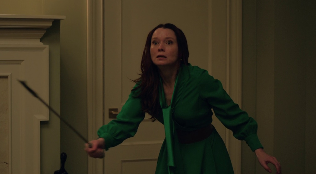 Samantha Sloyan in The Fall of the House of Usher (2023).