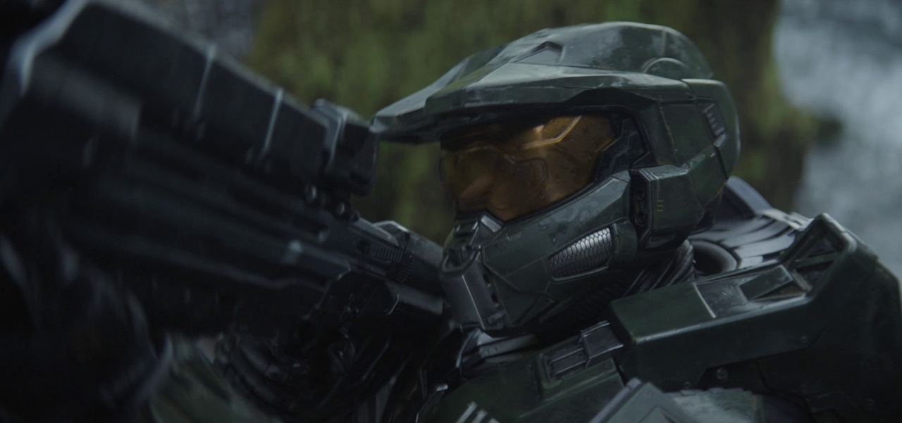Still frame from Halo Season 2 (2024) showing the Master Chief wielding a rifle.