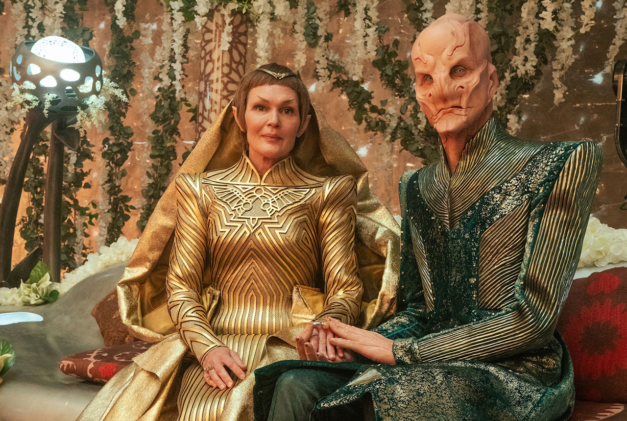Promo photo for Season 5 showing T'Rina and Saru at their wedding.