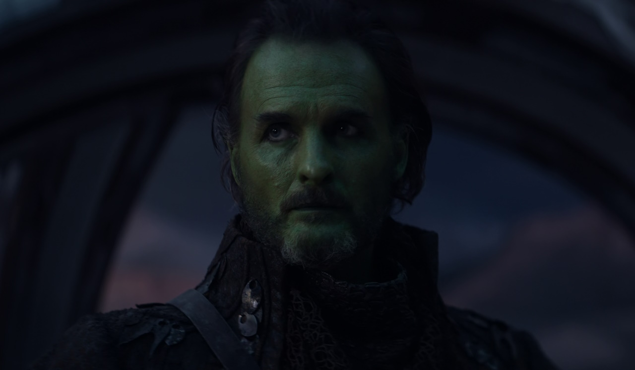 Still frame from Star Trek: Strange New Worlds Season 2 (2023) showing the Orion captain.