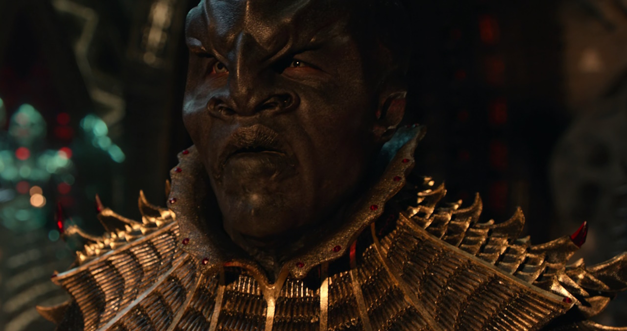 Still frame from Star Trek: Discovery Season 1 showing a Klingon warrior.