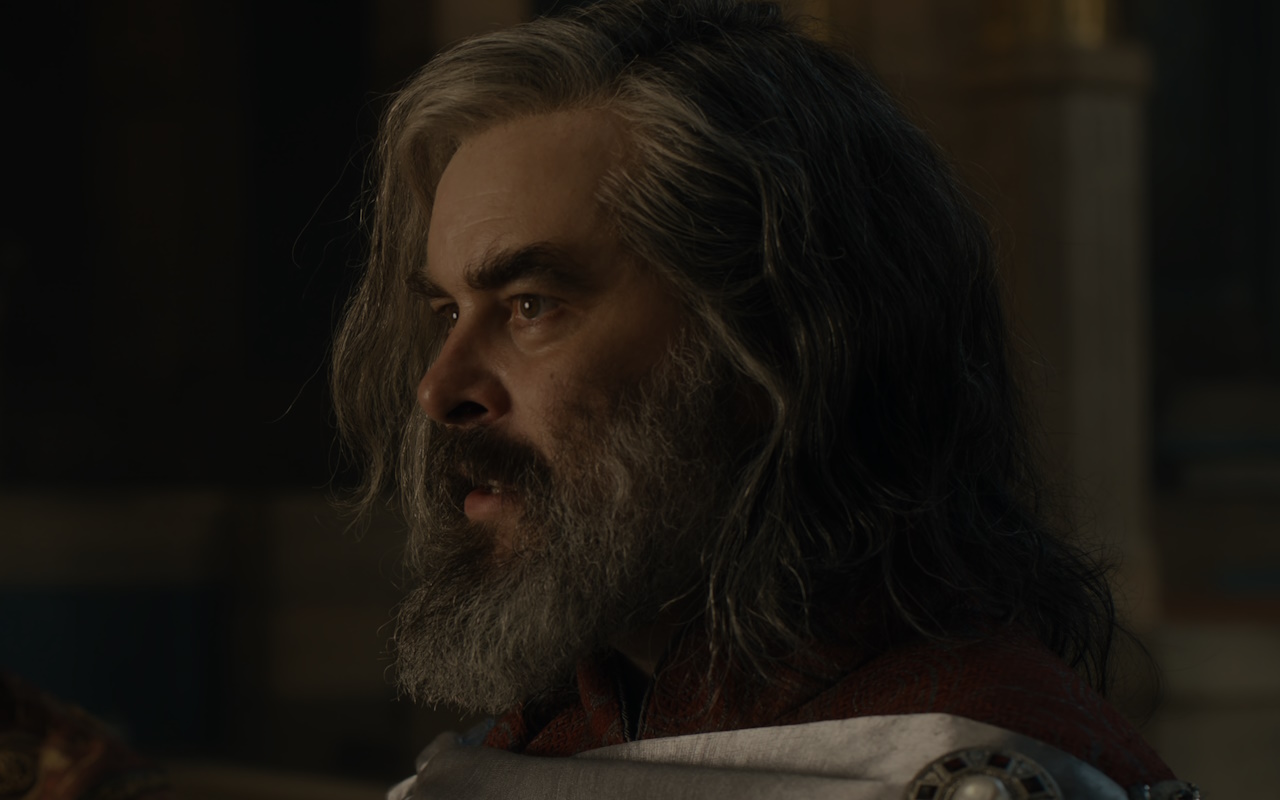Still frame from The Lord of the Rings: The Rings of Power Season 2 (2024) showing Ar-Pharazôn of Numenor.