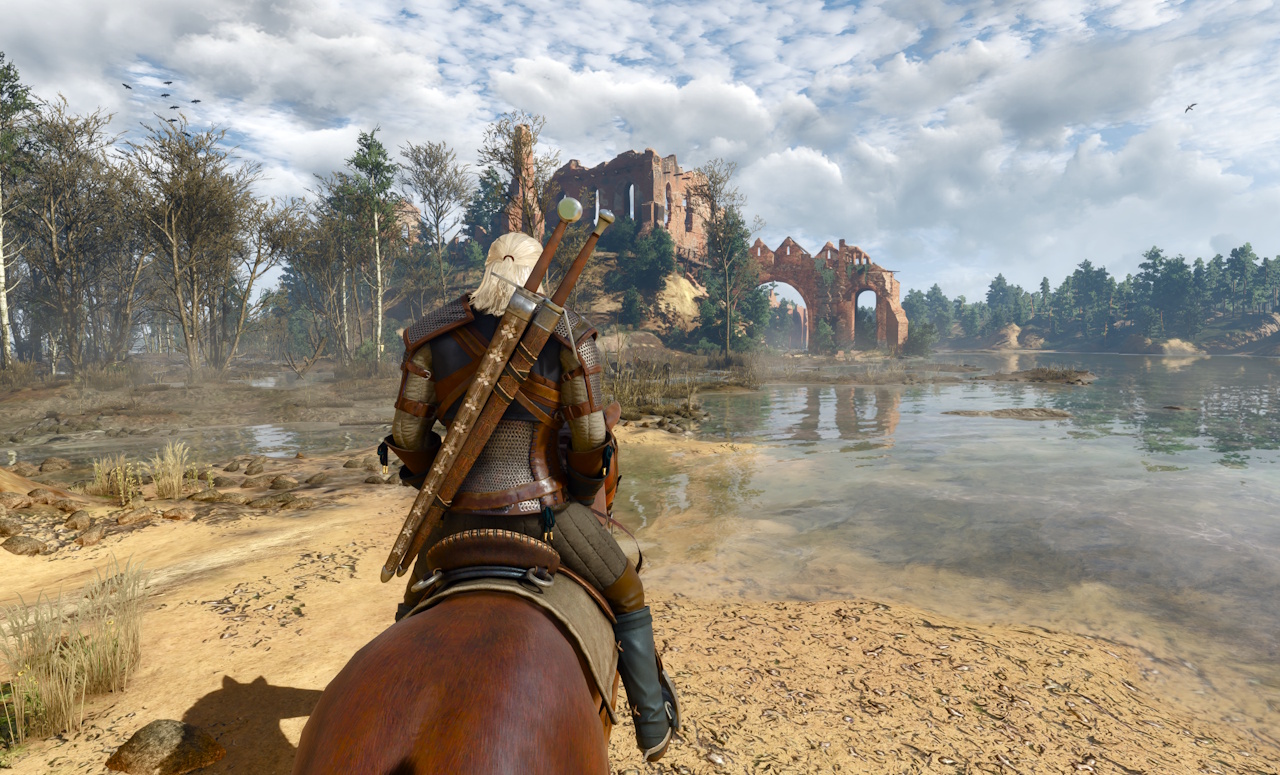 Promotional screenshot of The Witcher 3 showing Geralt on his horse.