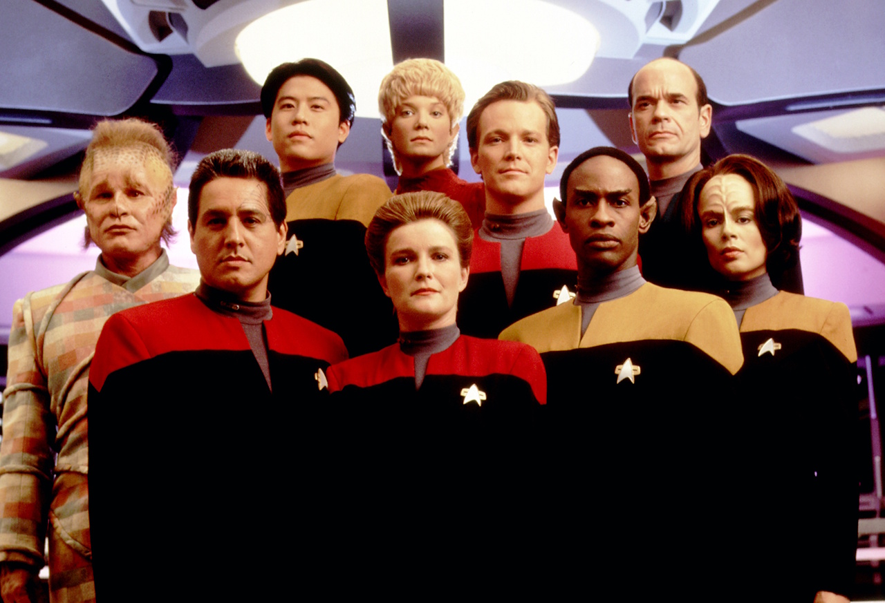 Promo photo showing the main cast of Star Trek: Voyager Season 1.