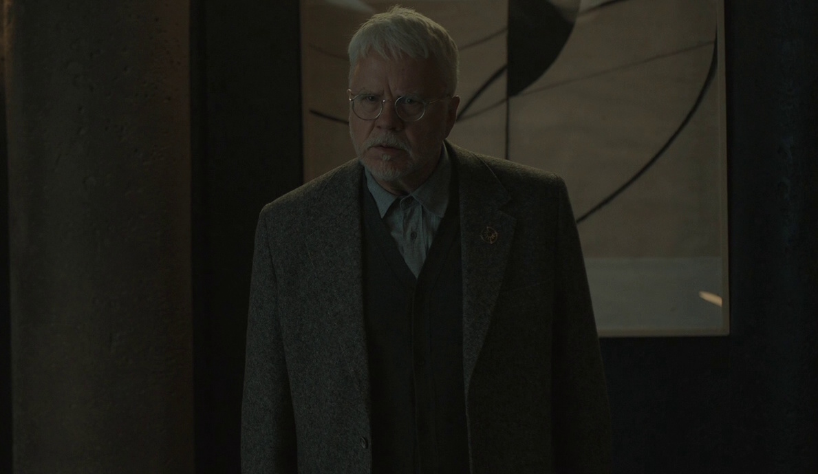 Still frame from Silo Season 2 (2024-25) showing Mayor Bernard Hollins.