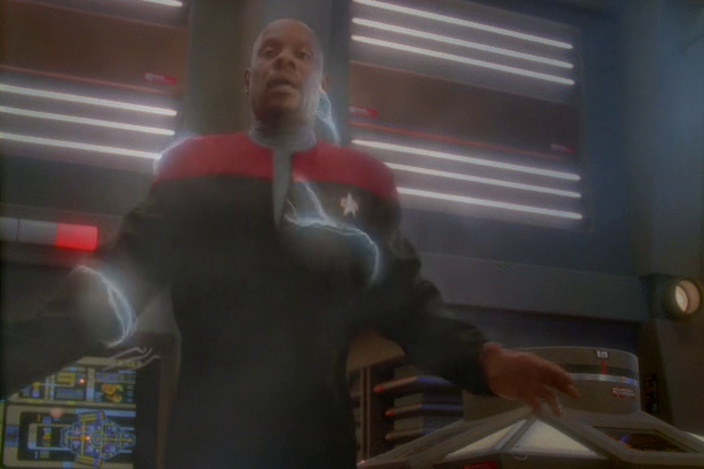 Still frame from Star Trek: Deep Space Nine showing Sisko zapped by some kind of electrical energy.