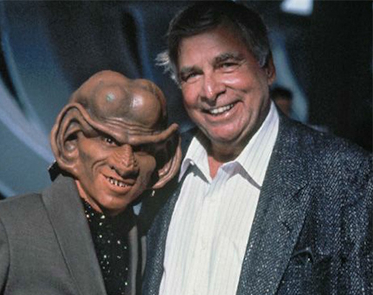 Behind-the-scenes photo from the Star Trek TNG S3 episode Menage a Troi showing Gene Roddenberry and actor Peter Slutsker (in Ferengi makeup).