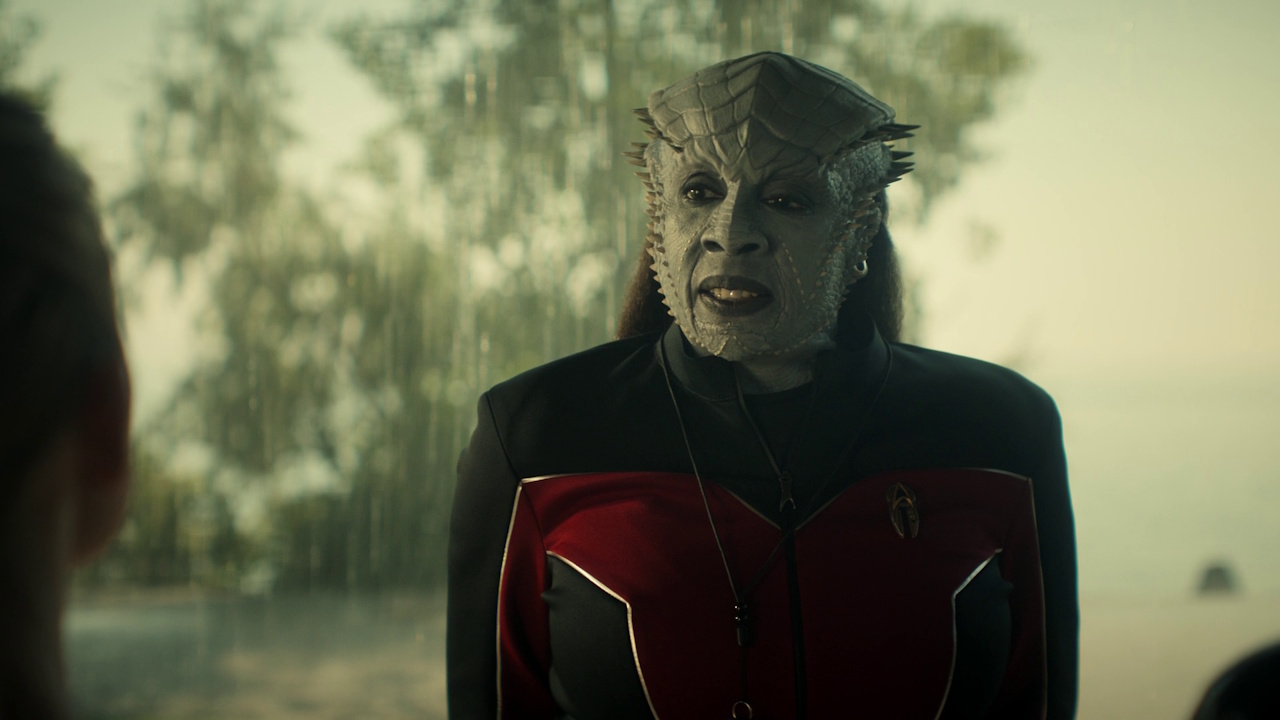 Still frame from Star Trek: Starfleet Academy Season 1 showing Lura Thok.