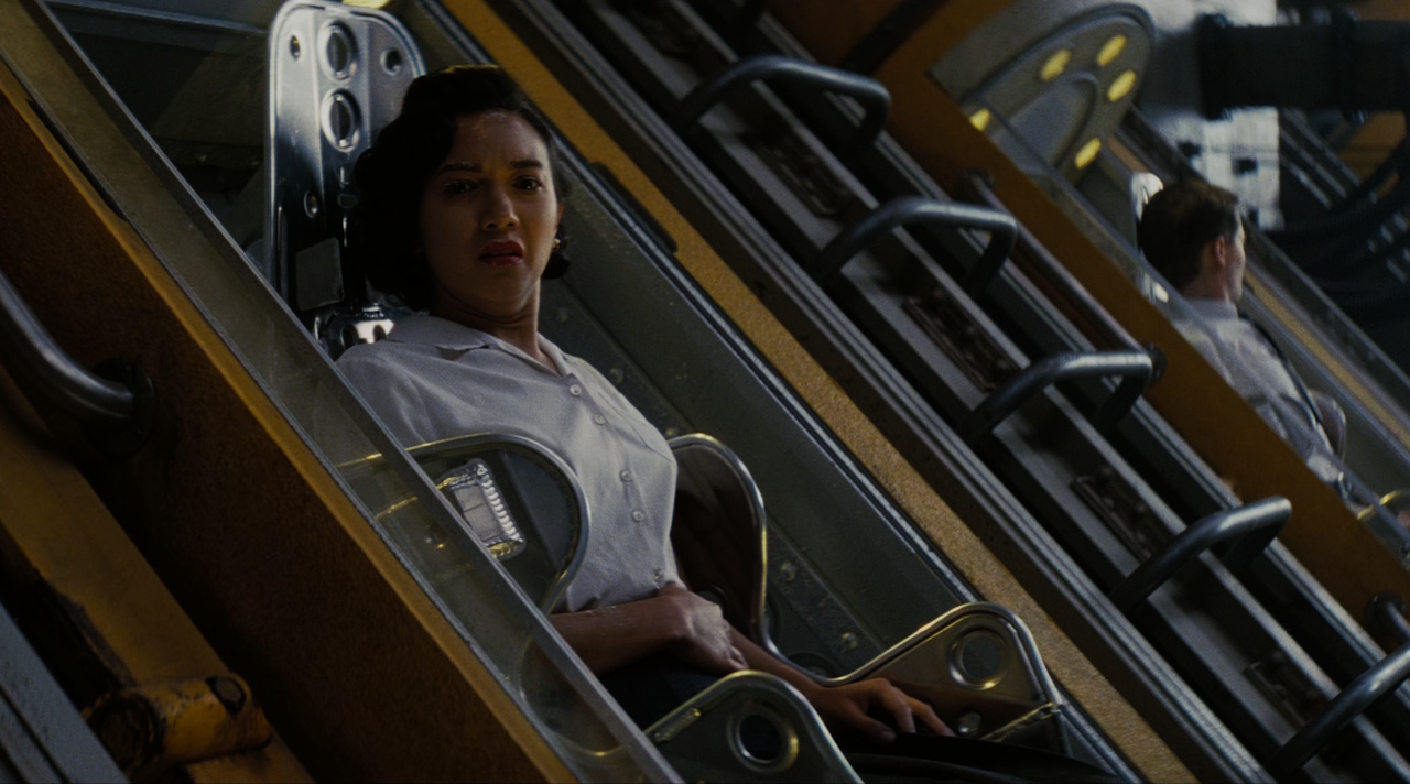 Still frame from Fallout S2 showing Claudia's cryo-pod.