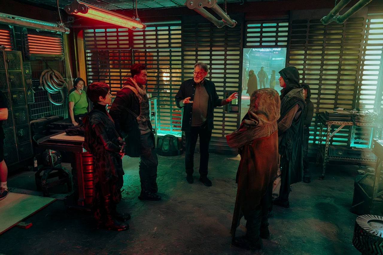 Behind-the-scenes photo from Star Trek SFA S1 showing Frakes on Ukeck