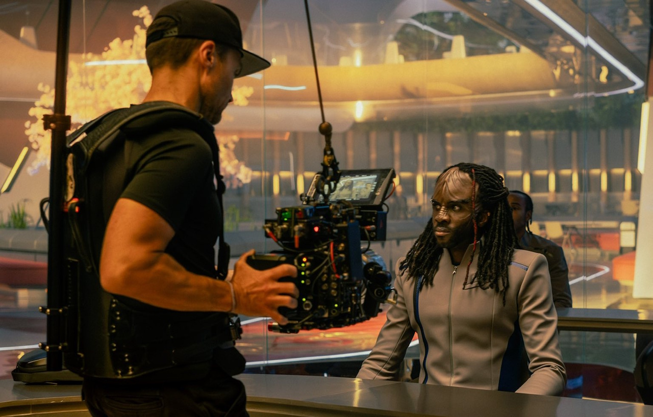 Behind-the-scenes photo from Star Trek SFA S1 showing Jay-Den