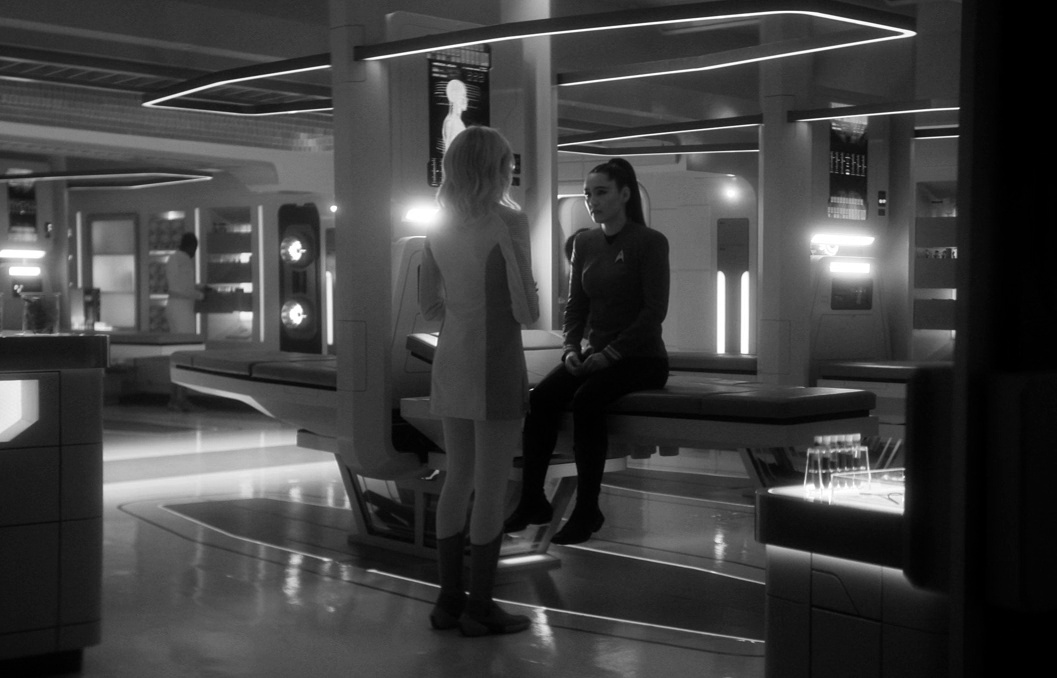 Still frame from Star Trek SNW 4x04 showing La'an and Chapel