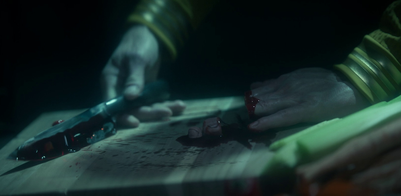 Still frame from Star Trek SNW 4x02 showing Pike's chopped fingers