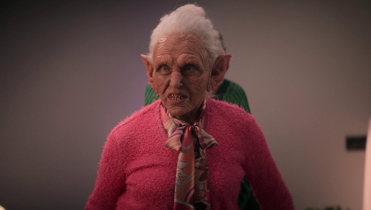 Still frame from Star Trek SNW 4x03 showing Cornelia the bingo player