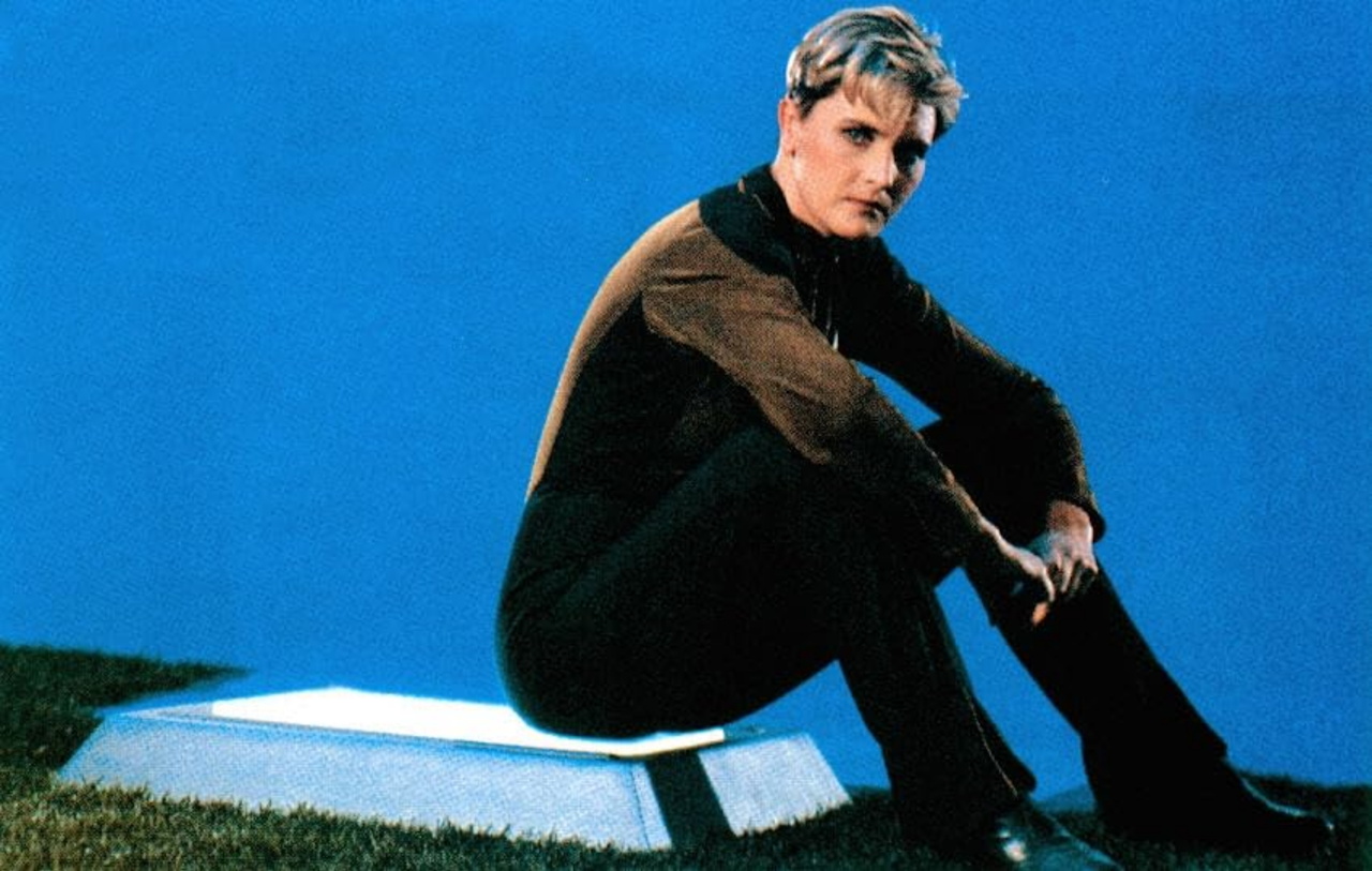 Behind-the-scenes photo from Star Trek TNG 1x22 showing Denise Crosby