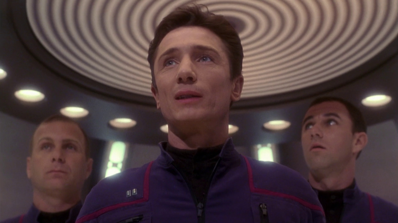Still frame from Star Trek ENT 1x07 showing Reed on the transporter pad