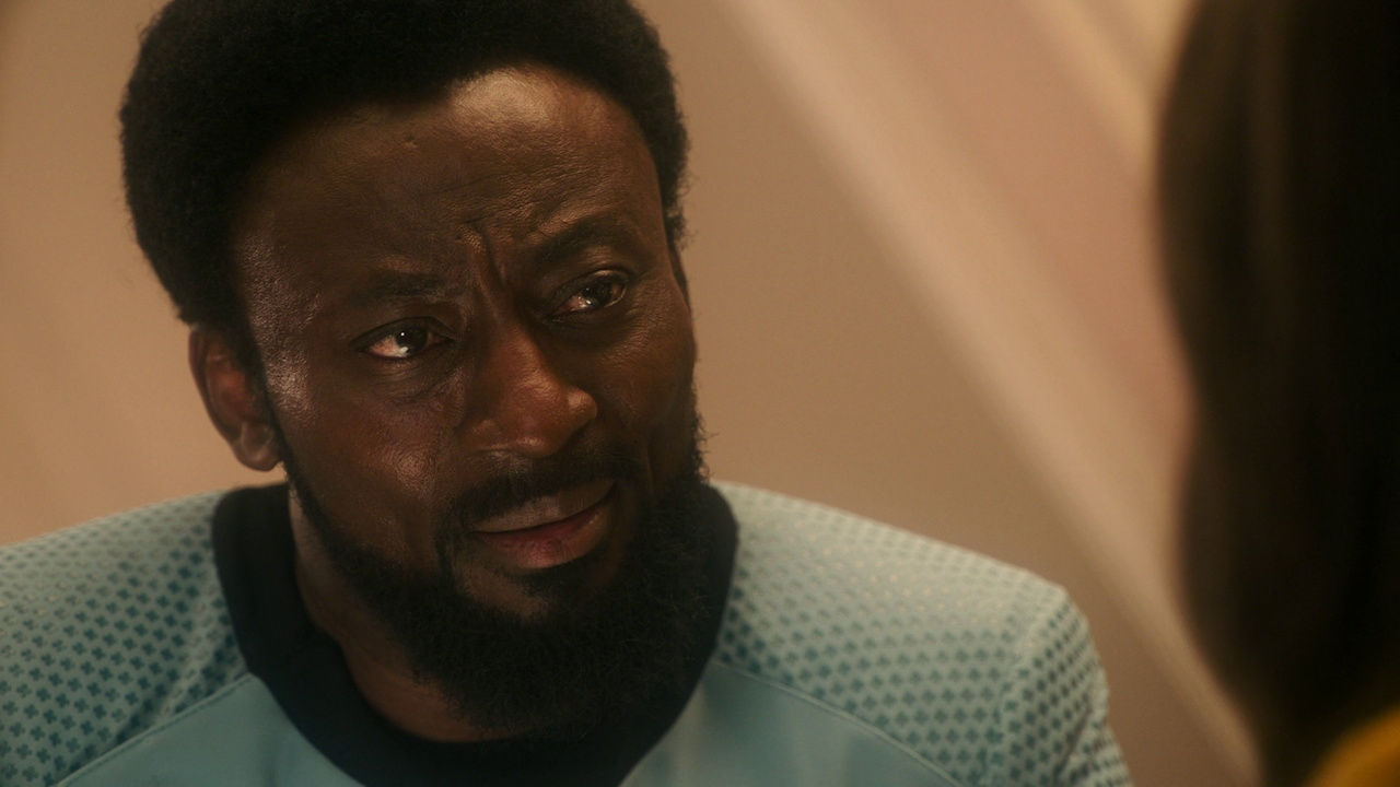 Still frame from Star Trek SNW 4x07 showing Dr M'Benga