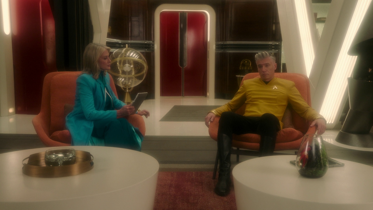 Still frame from Star Trek SNW 4x07 showing Pike and Chivers
