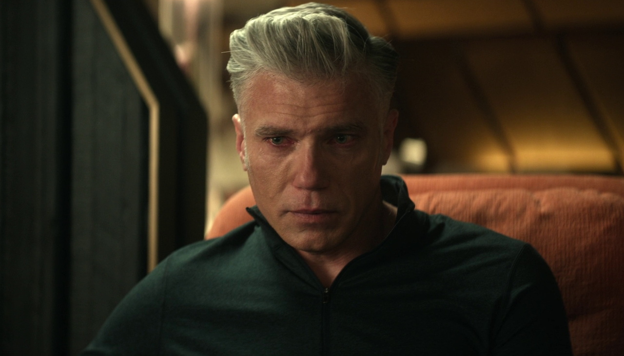 Still frame from Star Trek SNW 4x07 showing Pike in therapy