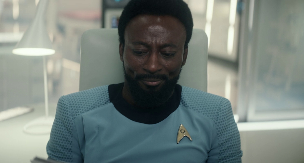 Still frame from Star Trek SNW 4x09 showing Dr M'Benga
