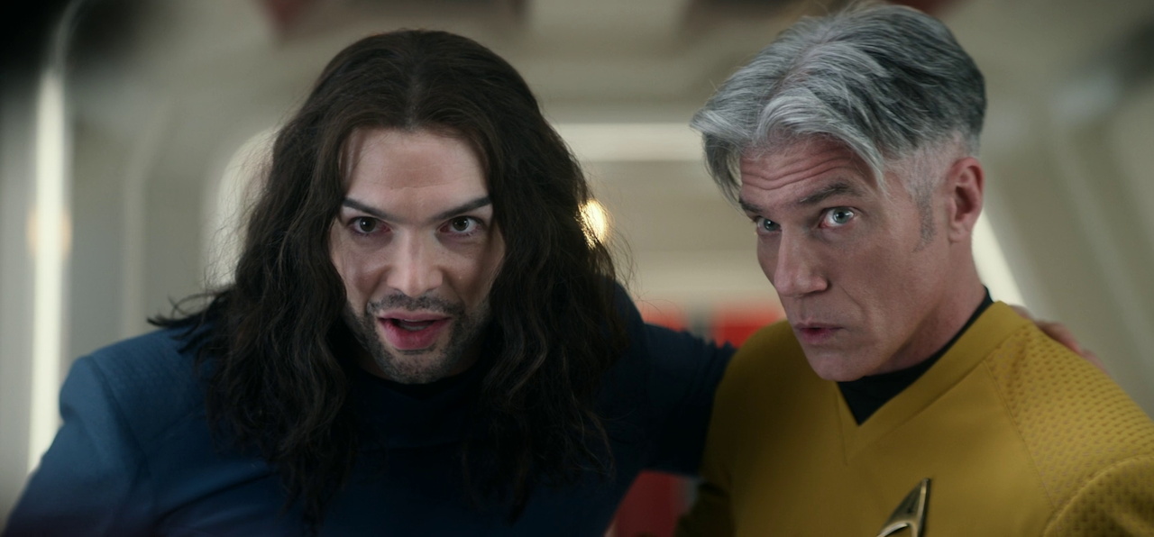 Still frame from Star Trek SNW 4x09 showing Pike and Spock's doppelgangers