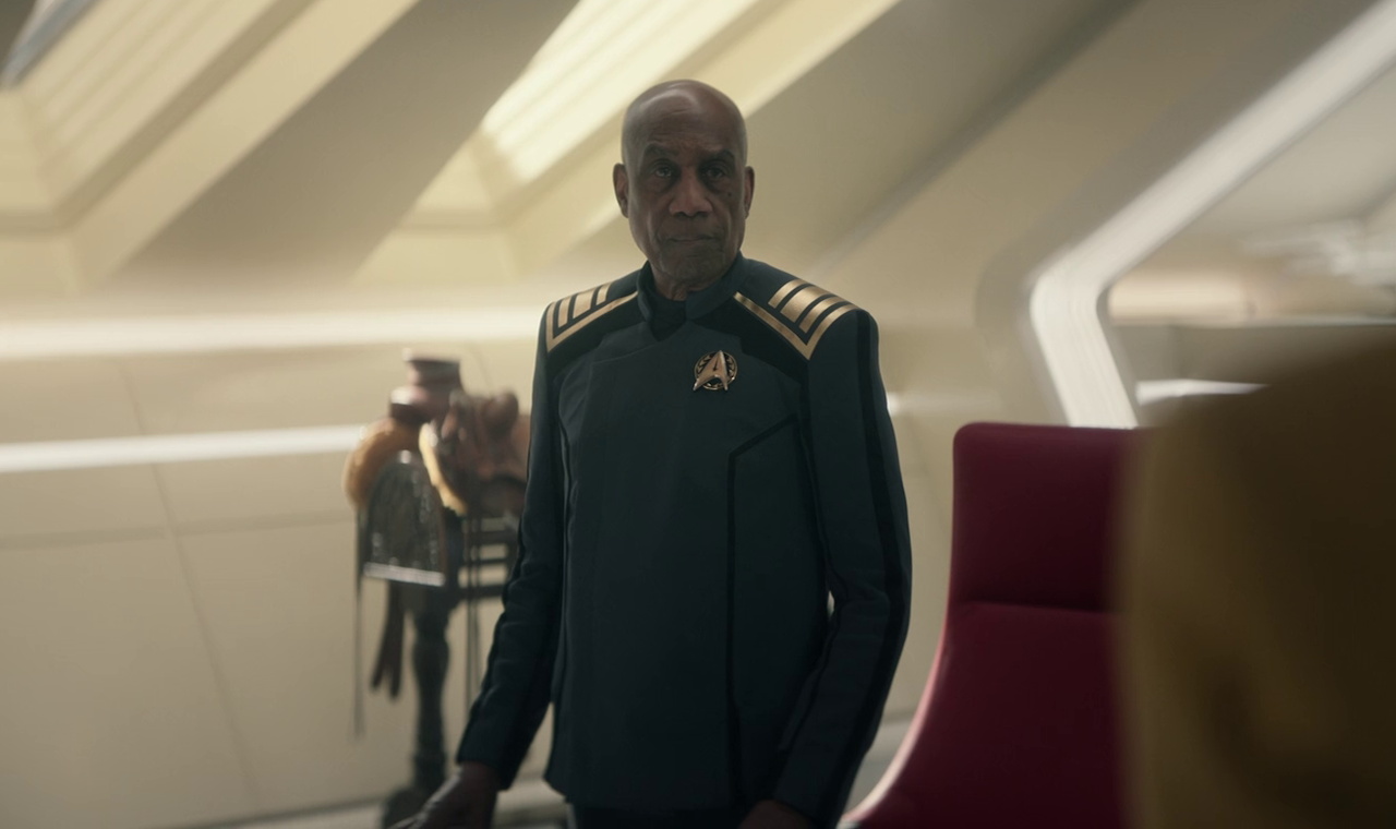 Still frame from Star Trek SNW 4x08 showing Reeger