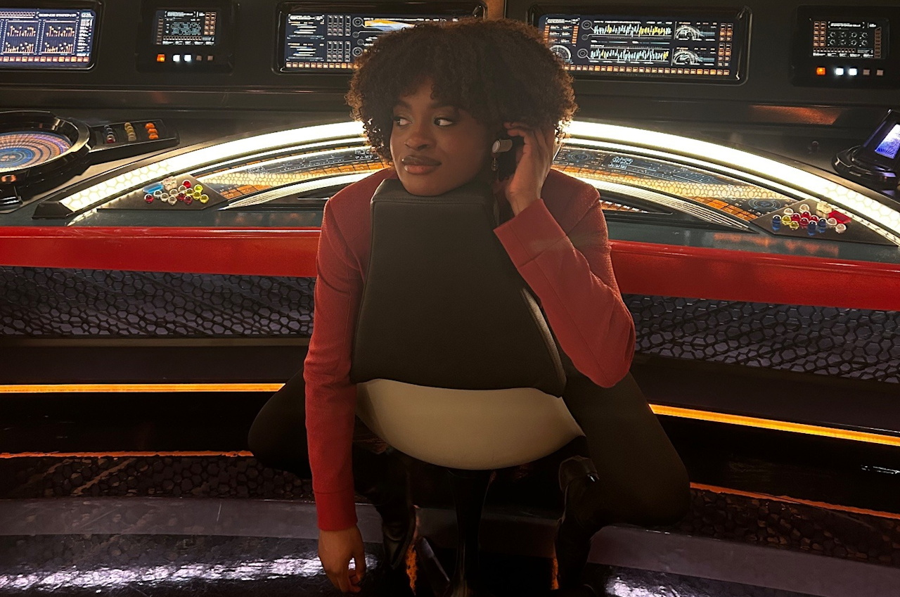 Behind-the-scenes photo from the set of Star Trek SNW S4 showing Gooding on set