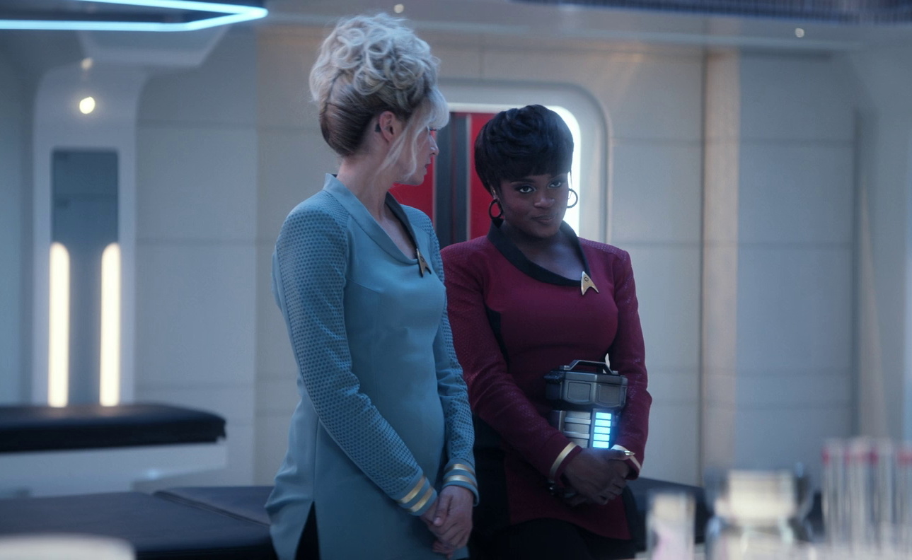 Still frame from Star Trek SNW 4x10 showing Chapel with Uhura