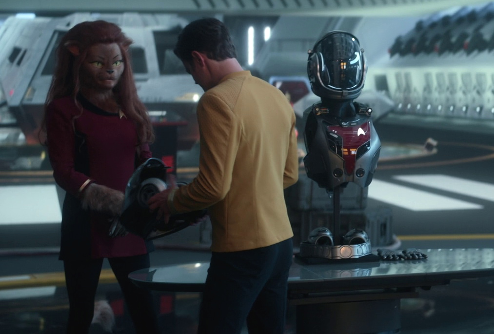 Still frame from Star Trek SNW 4x10 showing Kirk with a Caitian officer (maybe M'Ress?)