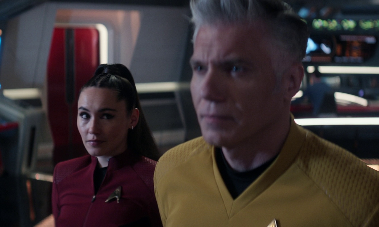Still frame from Star Trek SNW 4x10 showing Pike and La'an