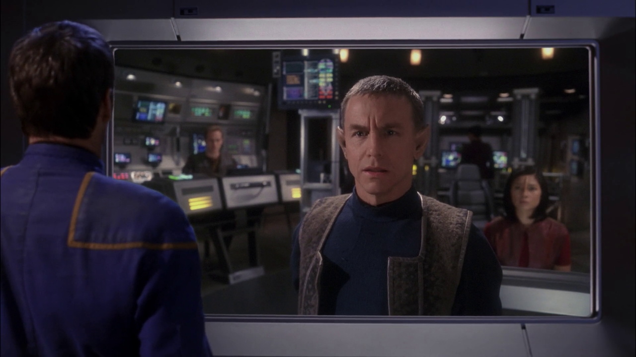 Still frame from Star Trek ENT 3x21 showing Archer with Lorian on the viewscreen